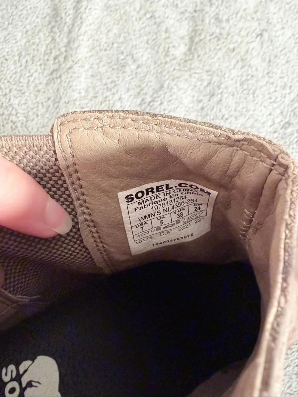 Sorel Joan of Arctic Wedge III Chelsea Boots Taupe leather Women's Size 7